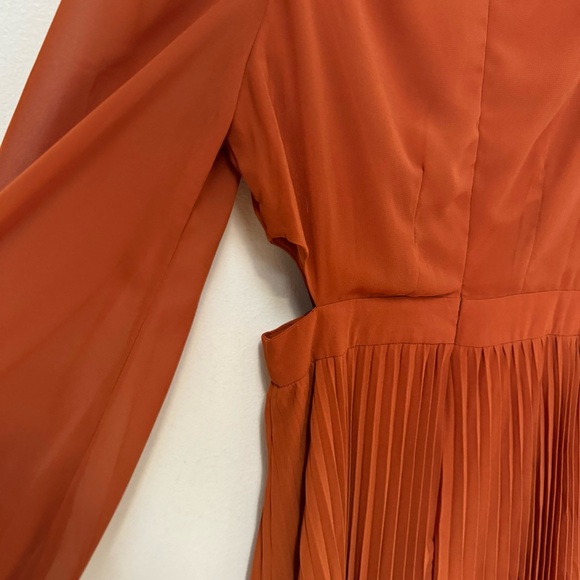 Jealous Tomato Pleated Mini Dress with Puff Sleeves Size Small - Picture 8 of 14
